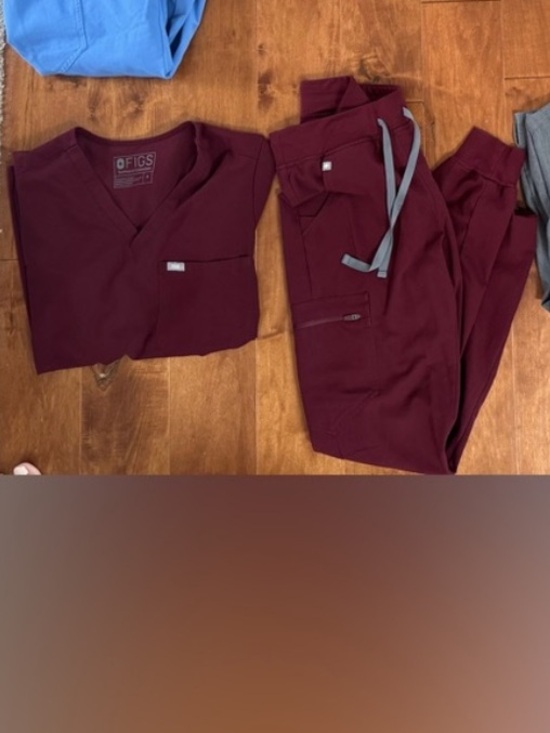 Figs Pants - FIGS Women’s Maroon Scrub Pants & Top Set